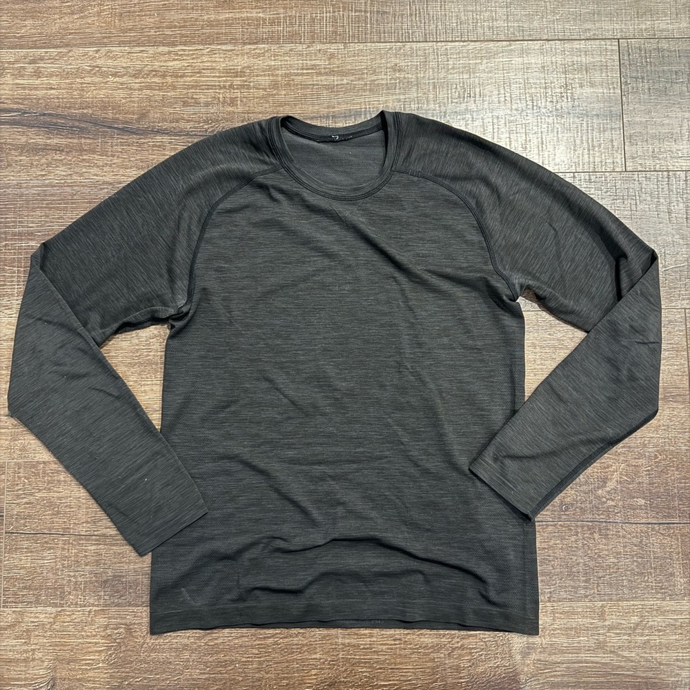 Lululemon | Metal Vent Tech LS